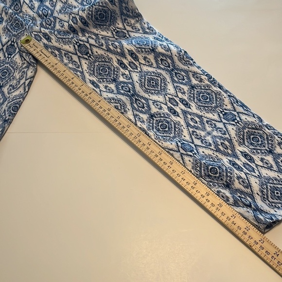 Chico’s So Slimming Diamond-Print Girlfriend Crops Size 2 - Picture 6 of 9